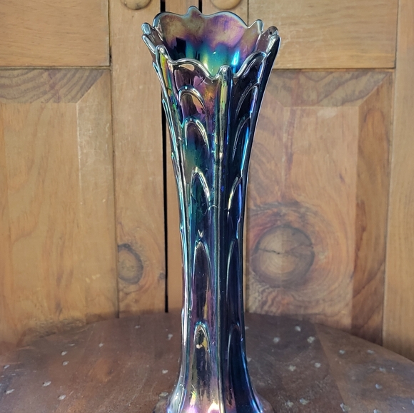 Fenton Carnival Glass Vase - Picture 14 of 14